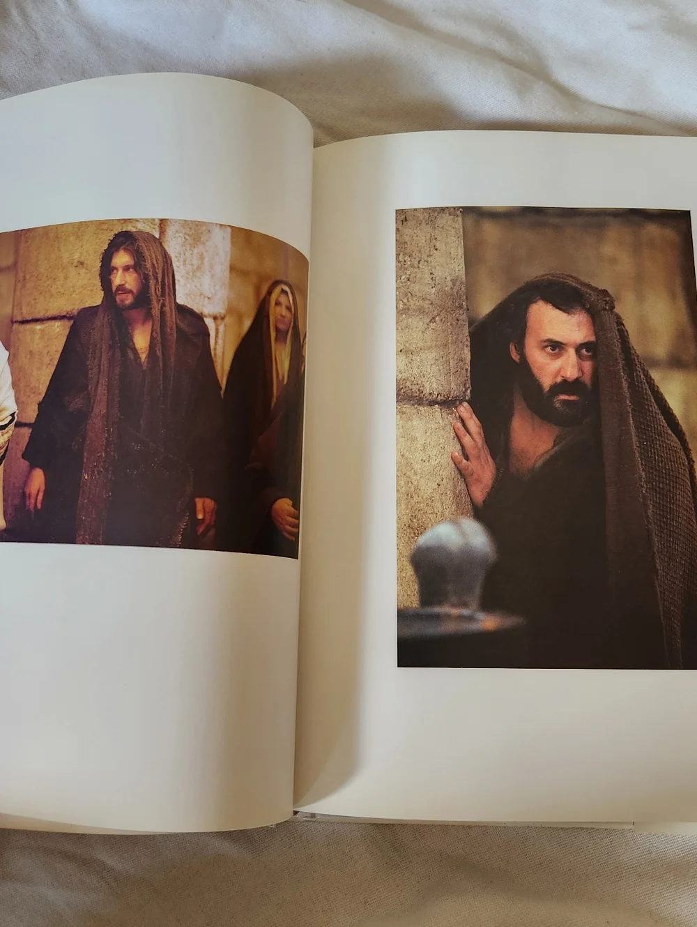 The Passion of the Christ Book Mel Gibson Photo Illustrated Christian Hardcover